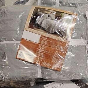 King Quilt Set - Grey with Pattern Stitching - Soft and Machine Washable